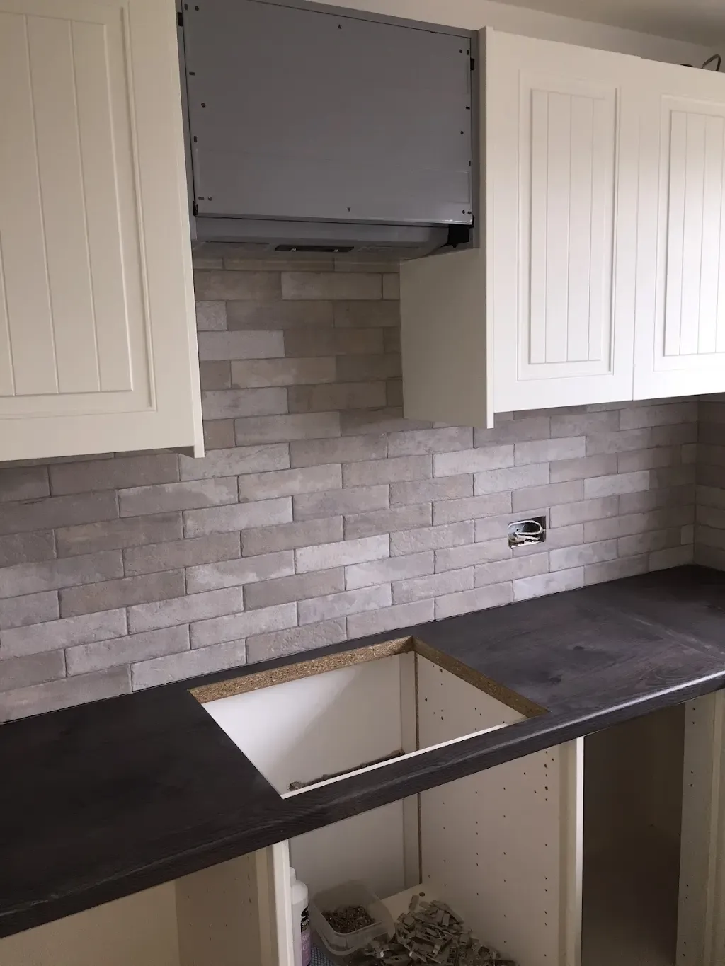 Grey metro splashback by Prestige Tiling